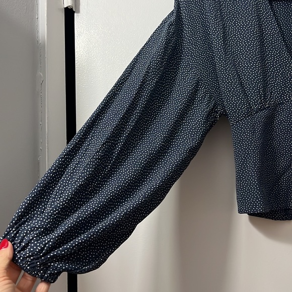 Balloon sleeve abercombie polka dot top with button detail - Picture 3 of 5